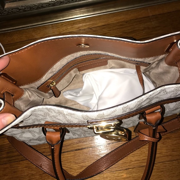 Michael Kors Handbag - Picture 5 of 6